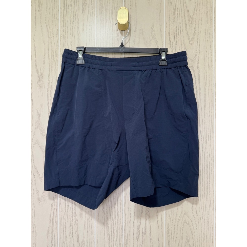 Lululemon Lab Mens Navy Blue Performance Athletic Shorts Size Large 7" Inseam
